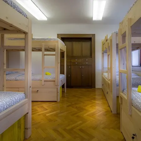 Auberge de jeunesse 1a Adventure Lesce (Upper Carniola)