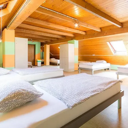 1a Adventure Auberge de jeunesse Lesce (Upper Carniola)