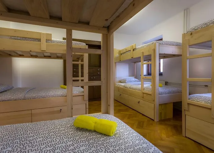 Auberge de jeunesse 1a Adventure *